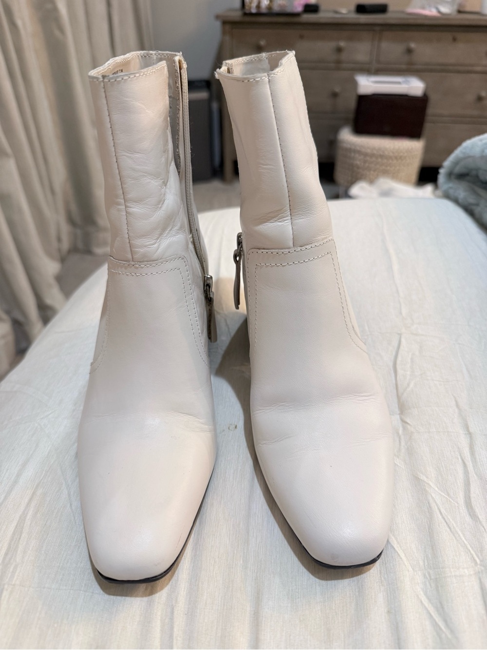Blondo Women's Cream Leather Ankle Boots - Size 7.5